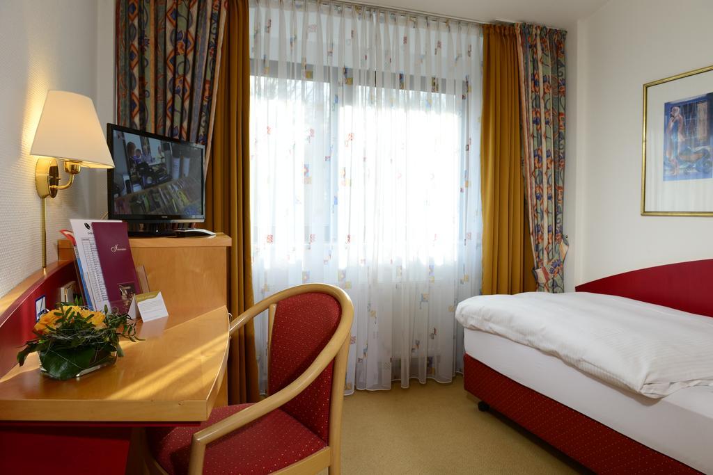 Hotel Spiegel Кьолн Екстериор снимка