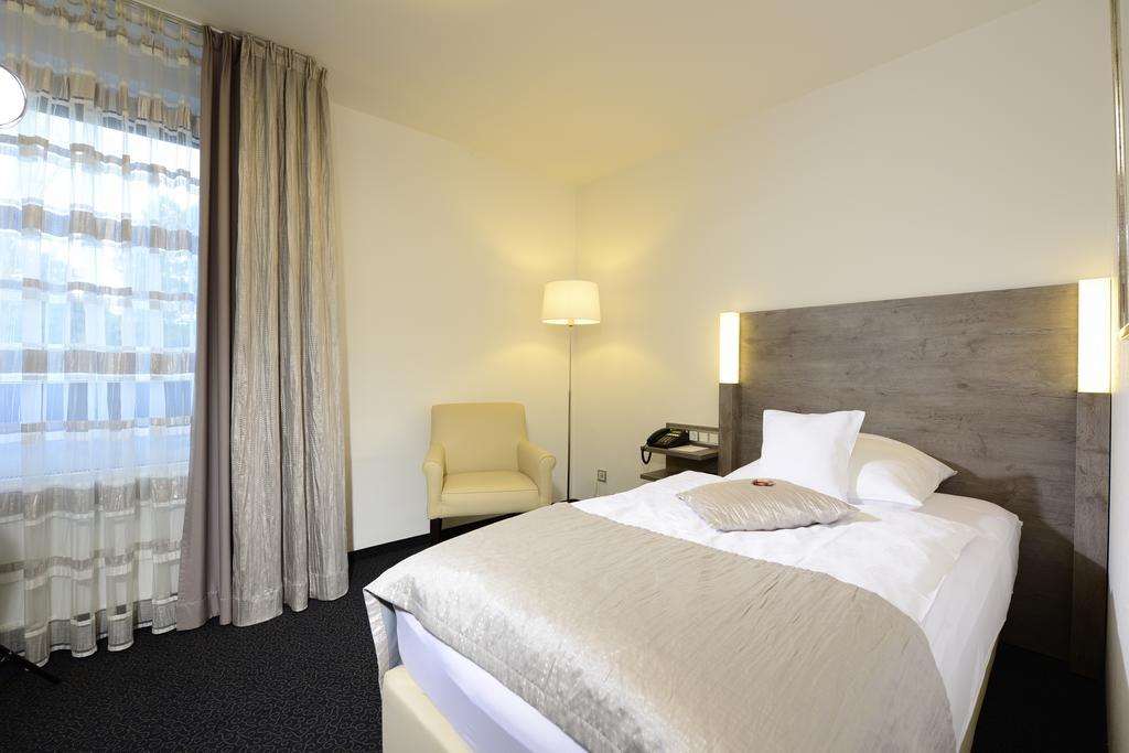 Hotel Spiegel Кьолн Екстериор снимка