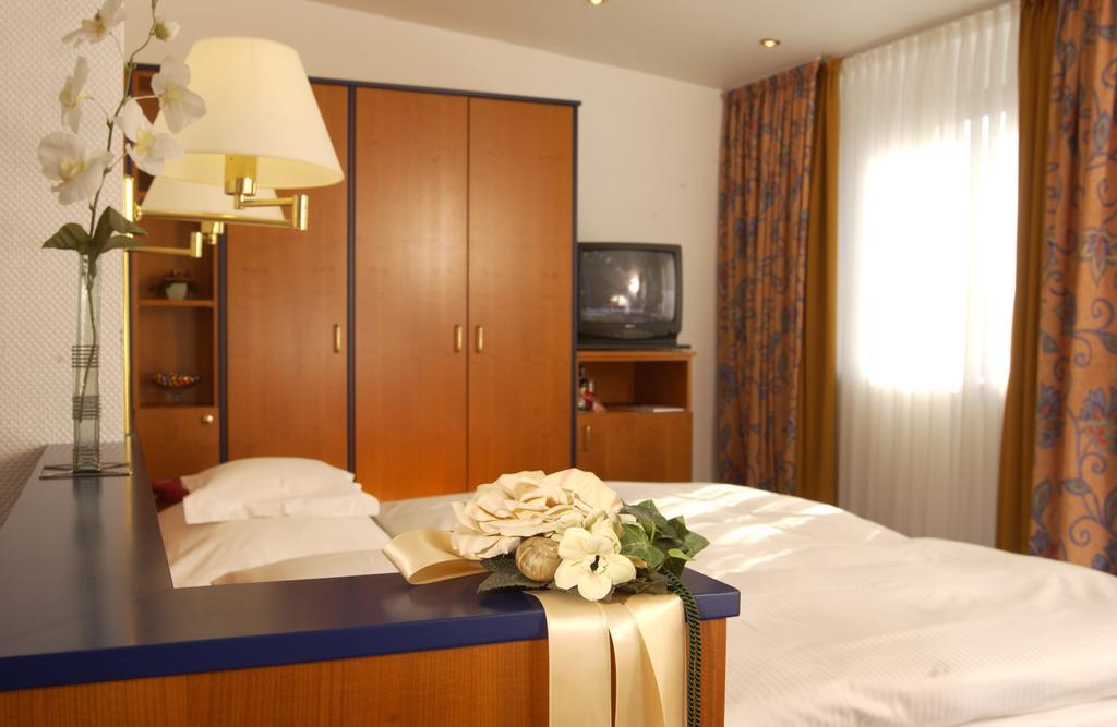 Hotel Spiegel Кьолн Екстериор снимка